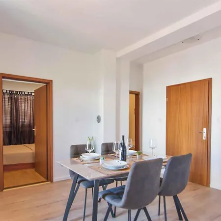 Apartmán In 7947 Biograd Na Moru